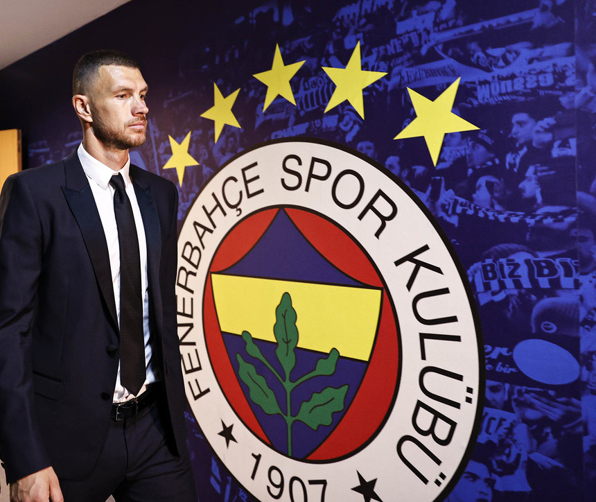 Edin Dzeko a semnat pe doi ani cu Fenerbahce