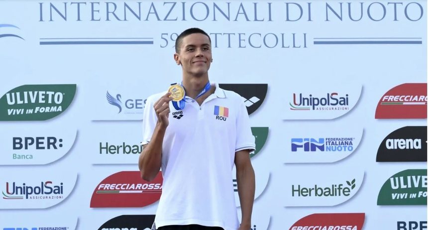 Gest de campion: David Popovici a dăruit medalia de aur cucerită la Roma unui copil care a învins cancerul
