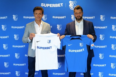 Superbet şi Farul Constanţa îşi extind parteneriatul pentru următoarele trei sezoane din Superliga