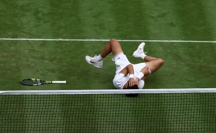 Carlos Alcaraz l-a învins pe Novak Djokovic şi a câştigat în premieră turneul de la Wimbledon