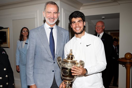Alcaraz către regele Spaniei, la Wimbledon: Sper să veniţi mai des ca să mă vedeţi - VIDEO