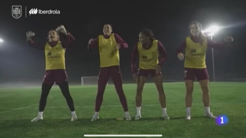 Echipa feminină a Spaniei a prezentat scuze pentru un video în care jucătoare încearcă să facă haka şi se amuză. Sportivele au fost acuzate de lipsă de respect faţă de cultura maori - VIDEO