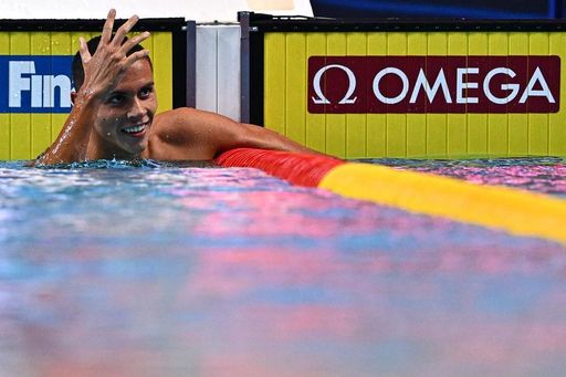 L'Equipe: Marele favorit al probei de 200 m liber, David Popovici a cedat pe finalul cursei / El va trebui să se descurce mai bine la 100 metri, distanţa sa preferată