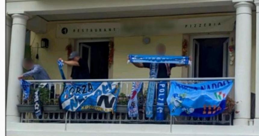 Trădat de pasiunea pentru Napoli: Un italian căutat de 11 ani de poliţie a fost arestat după ce a fost văzut sărbătorind titlul în Serie A