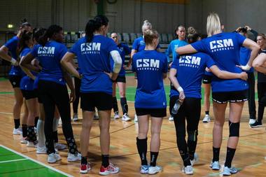 Handbal feminin: CSM Bucureşti – Buducnost, scor 27-22, în meci amical