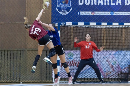 Handbal feminin: Rapid Bucureşti, victorie cu Brest Bretagne, la Cupa Dunării