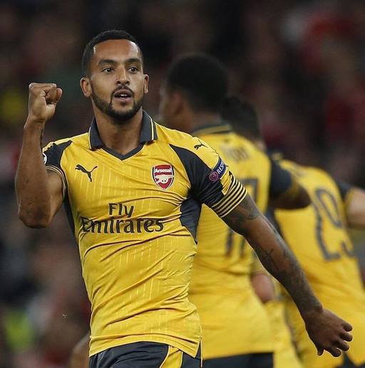 Theo Walcott şi-a anunţat retragerea din activitatea de fotbalist