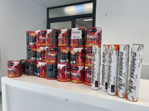 Meciul Dinamo-Petrolul: Jandarmeria anunţă că au fost identificate alte materiale pirotehnice, depozitate în zona Peluzei Nord, la stadionul Arcul de Triumf