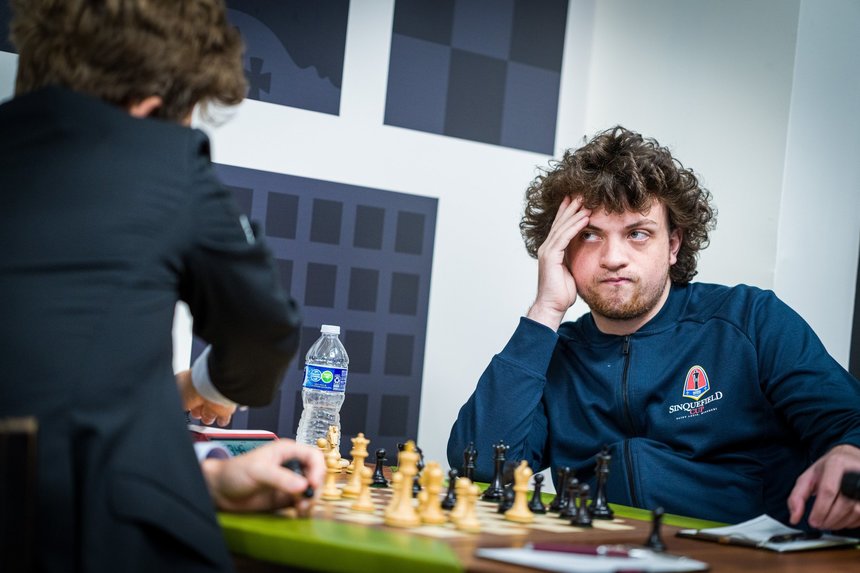 Magnus Carlsen şi Hans Niemann au ajuns la un acord şi au pus capăt unui conflict care a zguduit lumea şahului
