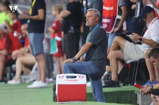 Mircea Rednic a suferit un infarct la meciul cu FCSB. Care este starea tehnicianului