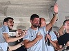 Novak Djokovici, în lacrimi la Belgrad, unde o mare de oameni a sărbătorit performanţa sa şi pe cea a naţionalei de baschet – VIDEO
