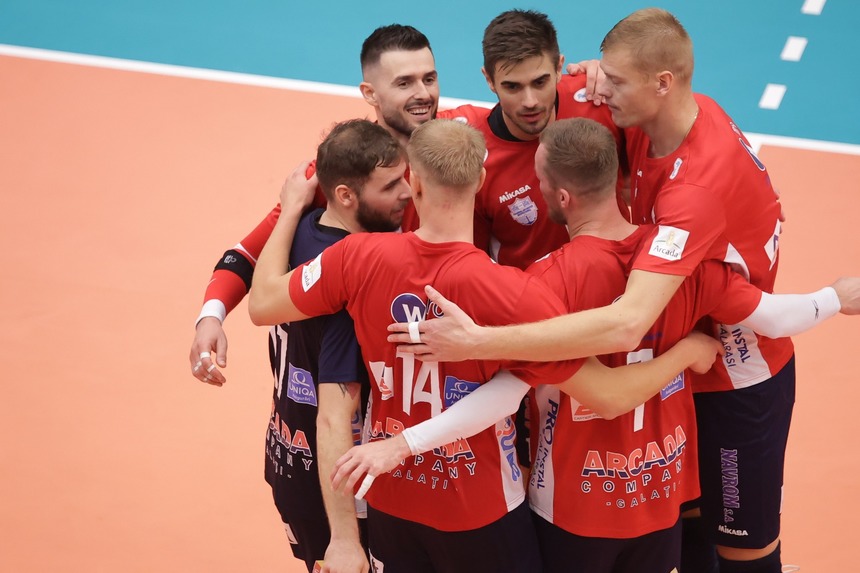 Volei masculin: Dinamo Bucureşti şi Arcada Galaţi, victorii în prima zi a Cupei Arcada