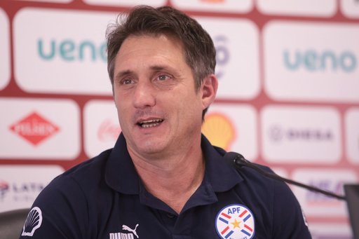 Argentinianul Guillermo Barros Schelotto nu mai este selecţionerul naţionalei din Paraguay