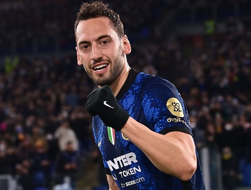 Inter Milano, fără Hakan Calhanoglu la meciul cu Real Sociedad. Mijlocaşul turc acuză o accidentare