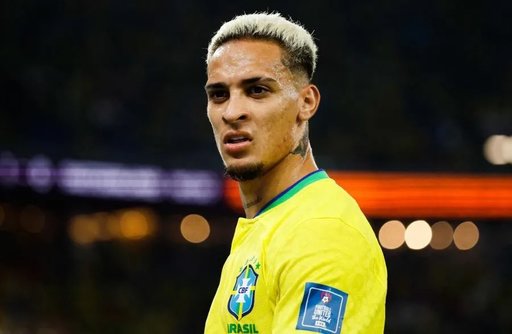 Manchester United: Acuzat de violenţă domestică, Antony a fost reprimit în lot după consultarea echipei de fotbal feminin