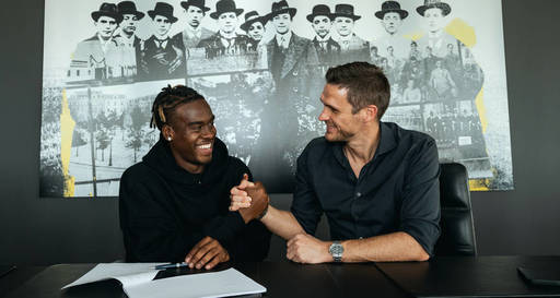 Englezul Jamie Bynoe-Gittens şi-a prelungit contractul cu Borussia Dortmund