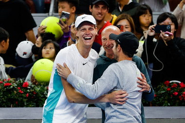 Jannik Sinner l-a învins pe Daniil Medvedev şi a câştigat turneul de la Beijing