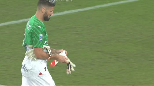 Serie A: AC Milan a învins la Genoa, scor 1-0, şi a încheiat meciul cu Olivier Giroud în poartă