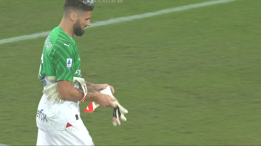 Olivier Giroud povesteşte cum a trecut de la atacant la portar, la meciul cu Genoa. De ce a fost alegerea lui Pioli