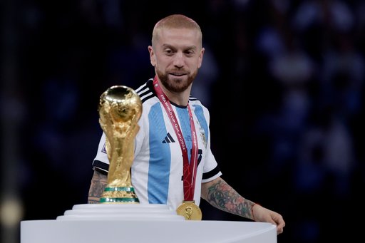 Papu Gomez, campion mondial cu Argentina în 2022, a fost suspendat doi ani pentru dopaj. El a fost testat cu o lună înainte de CM