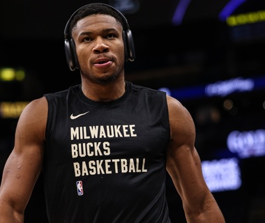 NBA: Giannis Antetokounmpo, nou contract de 186 de milioane de dolari cu Milwaukee Bucks