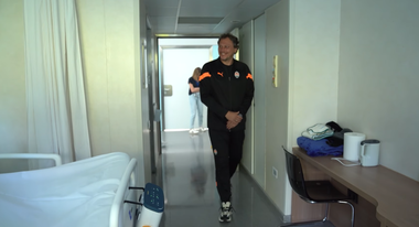 Căpitanul echipei Şahtior şi un component al stafului tehnic au vizitat la spital un soldat ucrainean internat la Barcelona, înaintea meciului din LC cu catalanii - VIDEO