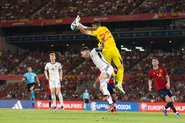 FC Liverpool: Andy Robertson a fost operat la umăr