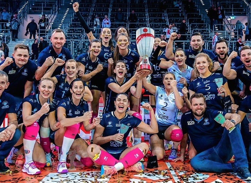 Volei feminin: Eliza Inneh, componentă a naţionalei României, a câştigat Supercupa Poloniei