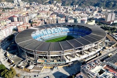 Cadavru găsit într-o parcare abandonată de sub stadionul Maradona, noaptea trecută. Bărbatul ar fi încercat să intre fără bilet la meci