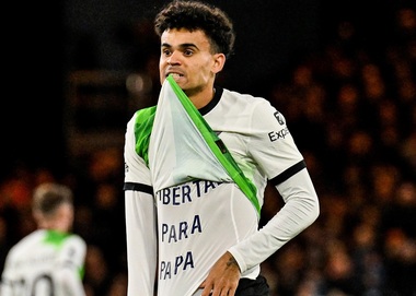 Liverpool a remizat cu Luton Town înscriind în minutul 90+5. Luis Diaz i-a dedicat golul tatălui său, răpit în octombrie