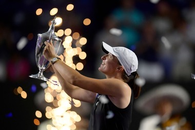 Iga Swiatek a învins-o pe Jessica Pegula şi a câştigat Turneul Campioanelor. Ea va încheia anul pe primul loc WTA