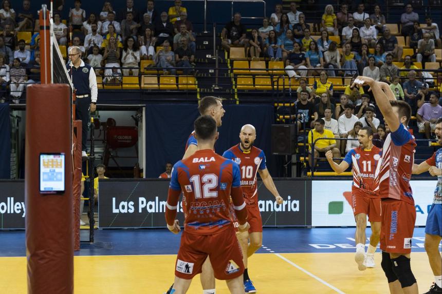 Volei masculin: Arcada Galaţi, victorie în primul meci din turul II al Ligii Campionilor