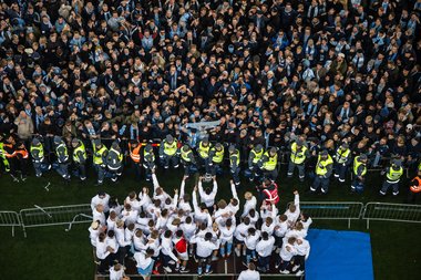 După o întrerupere lungă a meciului cu Elfsborg, Malmö a fost încoronată campioană a Suediei