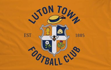 Luton Town a fost amendată după ce suporterii săi au intonat cântece homofobe