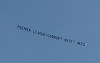 Bannere de protest deasupra Etihad Stadium, în timpul meciului echipei Manchester City - VIDEO