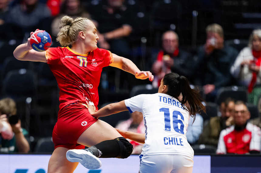 Handbal feminin: România, victorie cu Serbia şi s-a calificat în grupele principale ale Campionatului Mondial