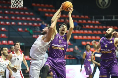 Baschet masculin: SCM Timişoara, prima înfrângere în Alpe Adria Cup