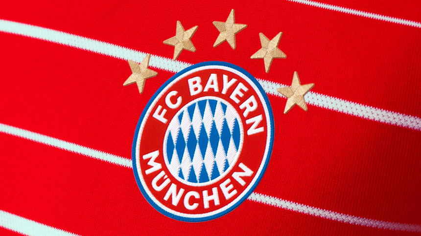 Clubul Bayern Munchen, amendat de UEFA cu 40.000 de euro după ce fanii au aruncat cu fumigene la meciurile din Liga Campionilor