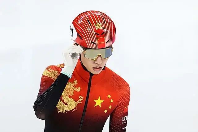 Chinezul Lin Xiaojun, campion mondial şi olimpic la patinaj viteză, victimă a insultelor online după un incident la finala Cupei Mondiale