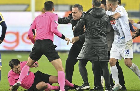 Turcia: Preşedintele demisionar de club care a lovit un arbitru a primit o interdicţie permanentă din fotbal
