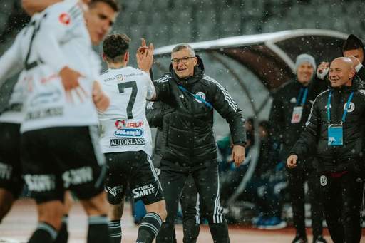 Universitatea Cluj, după eşecul usturător cu CFR Cluj: Ioan Ovidiu Sabău beneficiază de susţinerea clubului, a conducerii şi a suporterilor