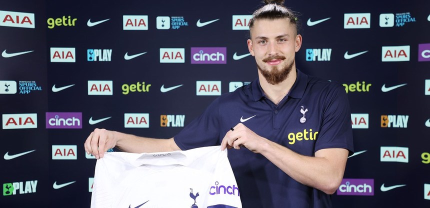 Radu Drăguşin a devenit jucătorul echipei Tottenham. El este cel mai scump fotbalist român