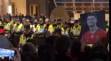 Poliţia chineză a fost nevoită să intervină pentru a-i calma pe fani după ce Al-Nassr a renunţat la două meciuri amicale la Shenzhen