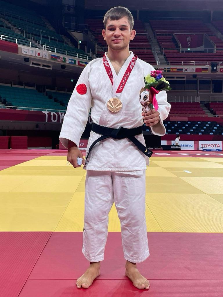 Alex Bologa - povestea campionului nevăzător la judo. Vrea aurul la Paris şi motto-ul său este: Cazi de şapte ori, te ridici de opt! - FOTO