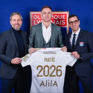 Mijlocaşul sârb Nemanja Matic va evolua la Olympique Lyon