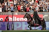 Prezentare inedită a lui Arturo Vidal la revenirea la Colo-Colo: jucătorul a venit cu elicopterul şi a salutat fanii călare, cu o sabie în mână - VIDEO