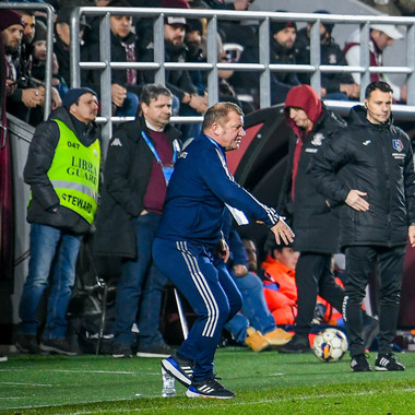 FC Rapid, după ce Dorinel Munteanu a spus că unii suporteri rapidişti sunt "bronzaţi": Am rămas stupefiaţi şi suntem indignaţi