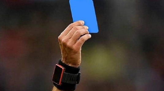 Presa internaţională scrie că IFAB va introduce cartonaşele albastre la meciuri / FIFA: Relatările sunt incorecte şi premature