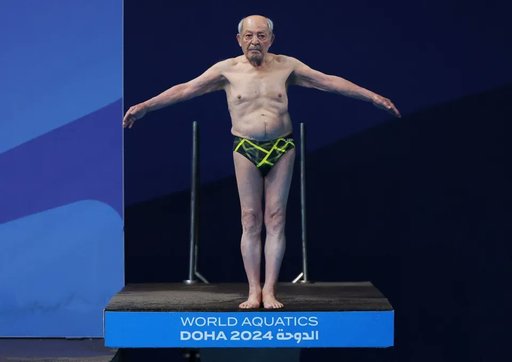 La 100 de ani, iranianul Taghi Askari a făcut ceea ce îi place cel mai mult. A sărit în apă la CM de la Doha - VIDEO