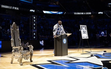 Orlando Magic a retras tricoul cu numărul 32 al lui Shaquille O'Neal. Este o premieră pentru franciza din NBA